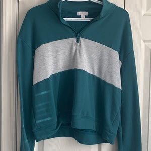 Kind sleeve shirt with colar